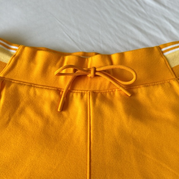 Athleta Women’s Shorts - Picture 2 of 6